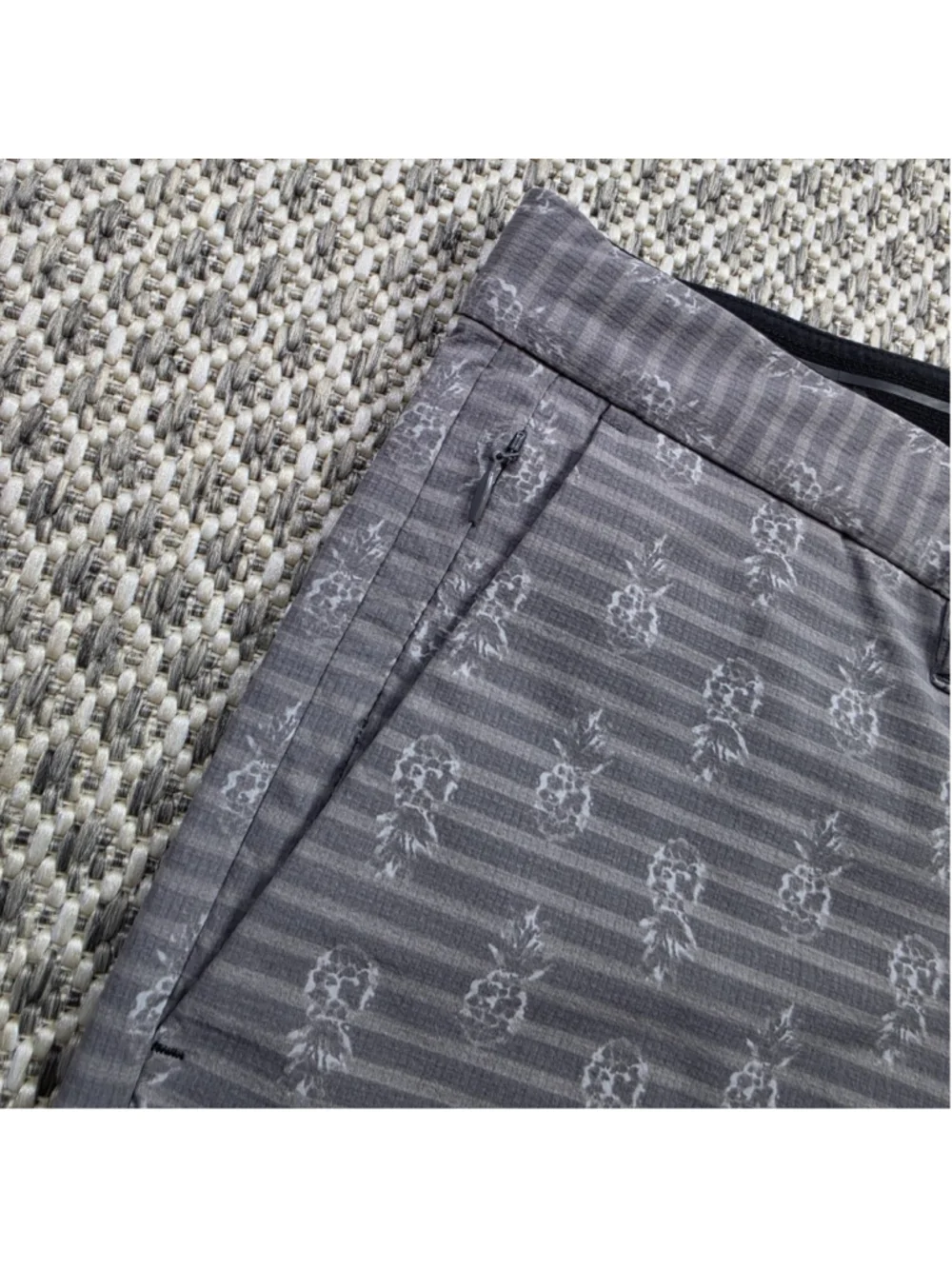 Tommy Bahama mens pineapple ground